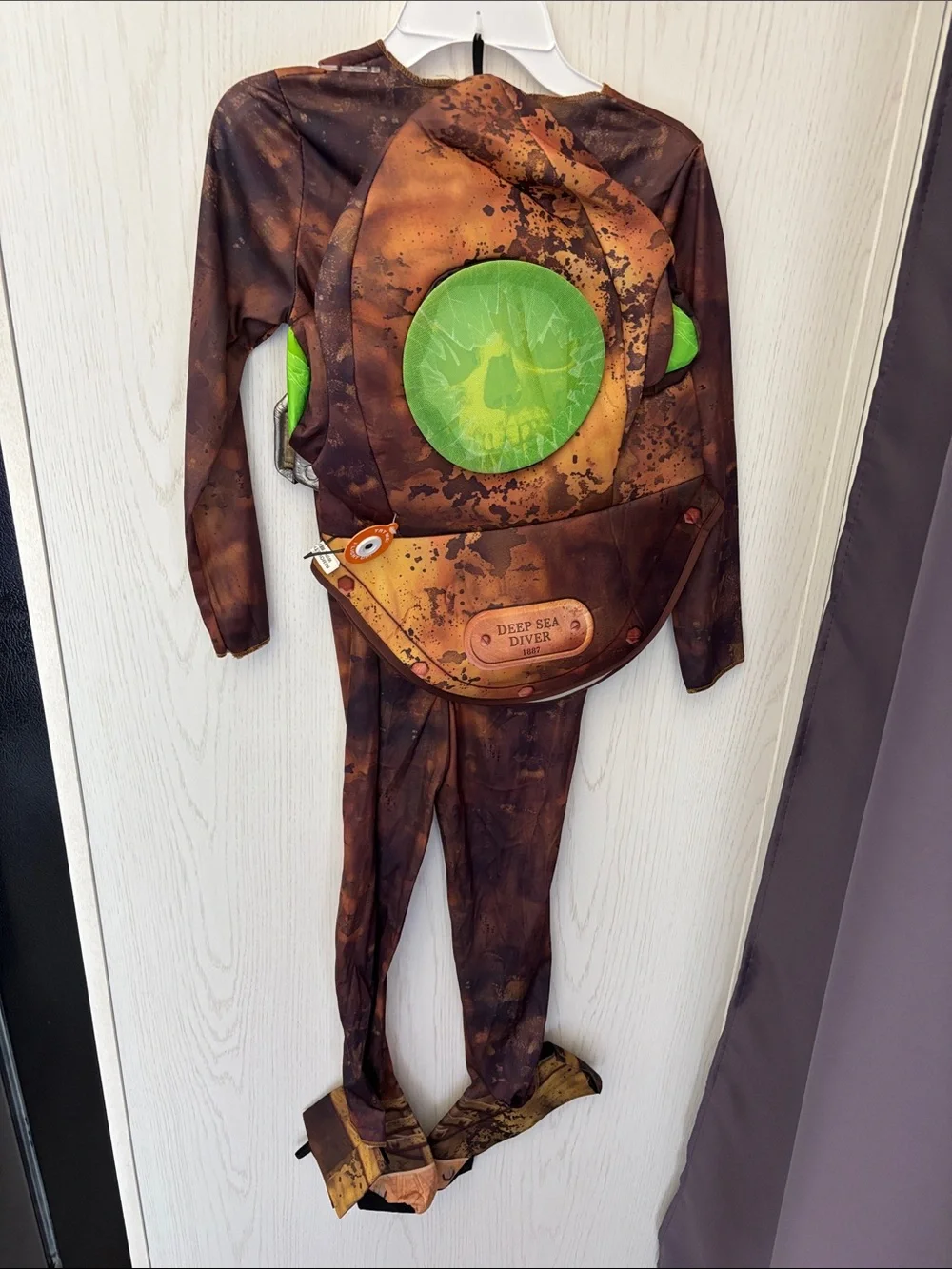 Boys Light Up Deep Sea Diver Halloween Costume 10/12 Unisex Jumpsuit